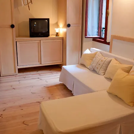 Hotel Cecilija 2*